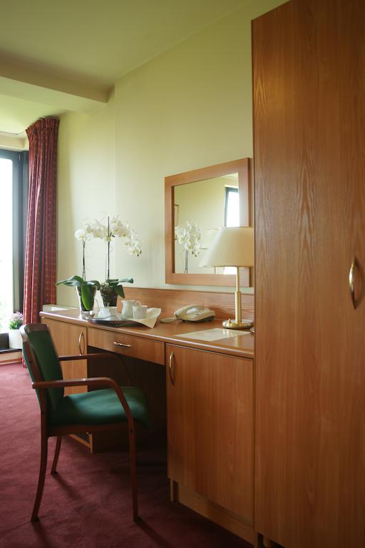 Hotel Grodzki Poznań Esterno foto