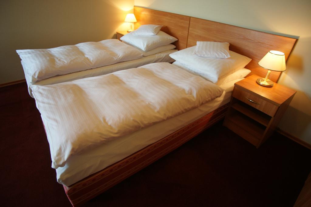 Hotel Grodzki Poznań Esterno foto